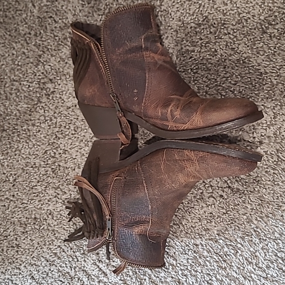 Circle G Women’s Booties size 7 - Picture 3 of 4